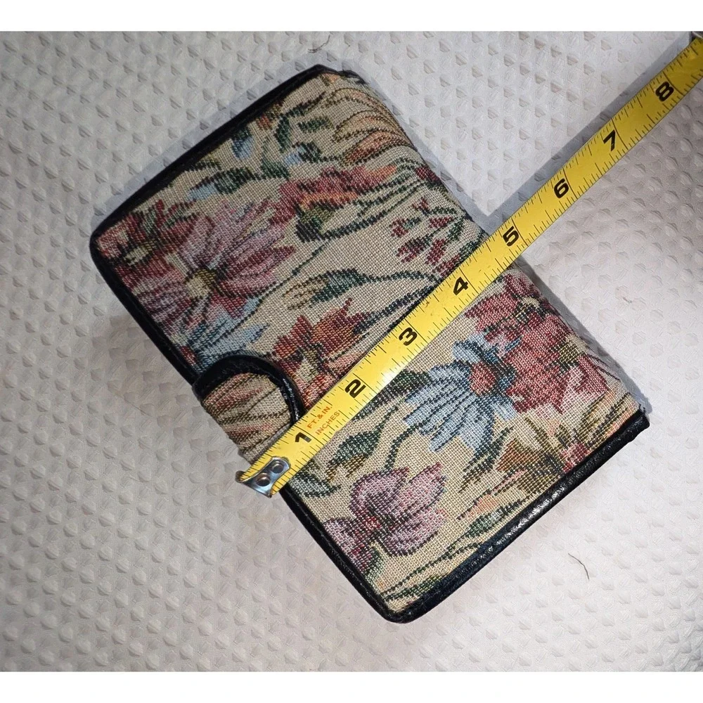 Canvas Floral Neegle Point Travel Pill Keeper 8 Days VTG 4Xper day Discreet